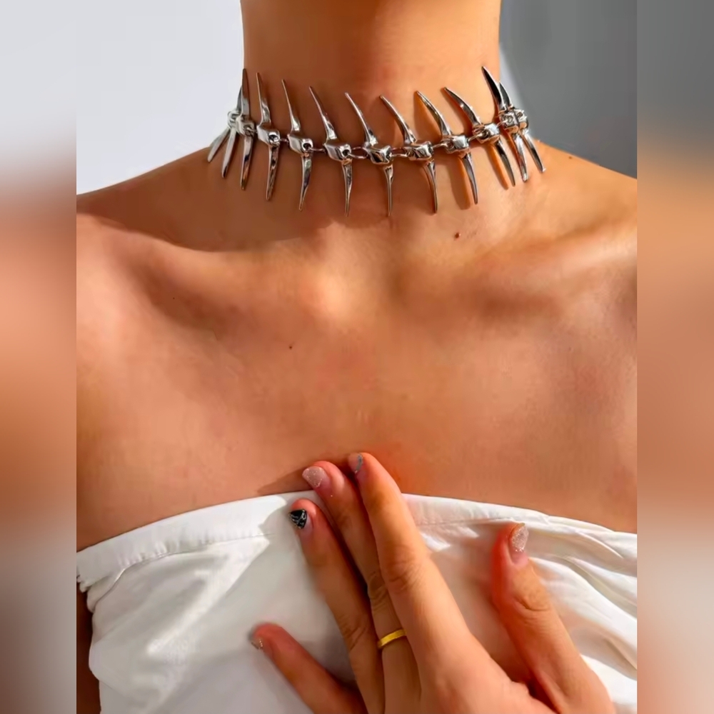 Silver Spine Necklace - Picture 3 of 9